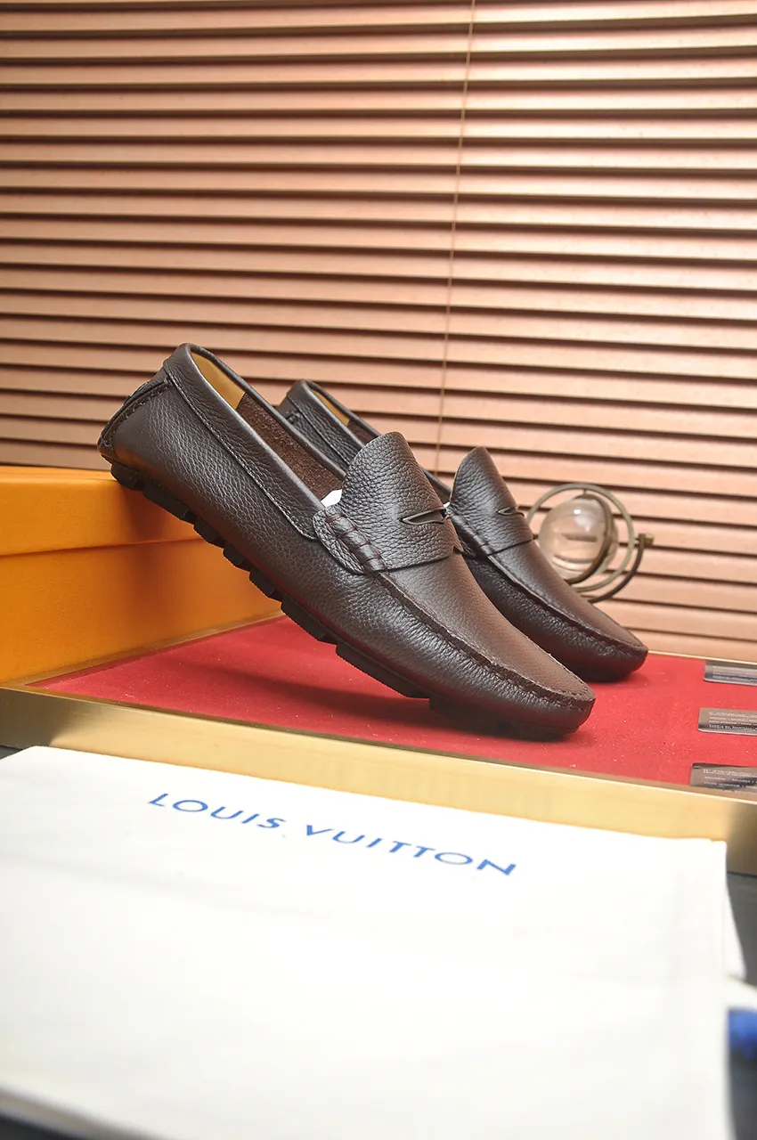 Men's men's shoes 💰420💶 [LV Doudou shoes] (water-dyed cowhide lining) new model is on the market, available on the official website. The new Doudou shoes are processed into single-color materials, and the uppers are made of imported horsehide leather. The body of the shoe is fully hemmed with mark thread, and is lined with imported original cowhide leather. The elegant shoe shape is super suitable for all-matching, and the size is 38-44.